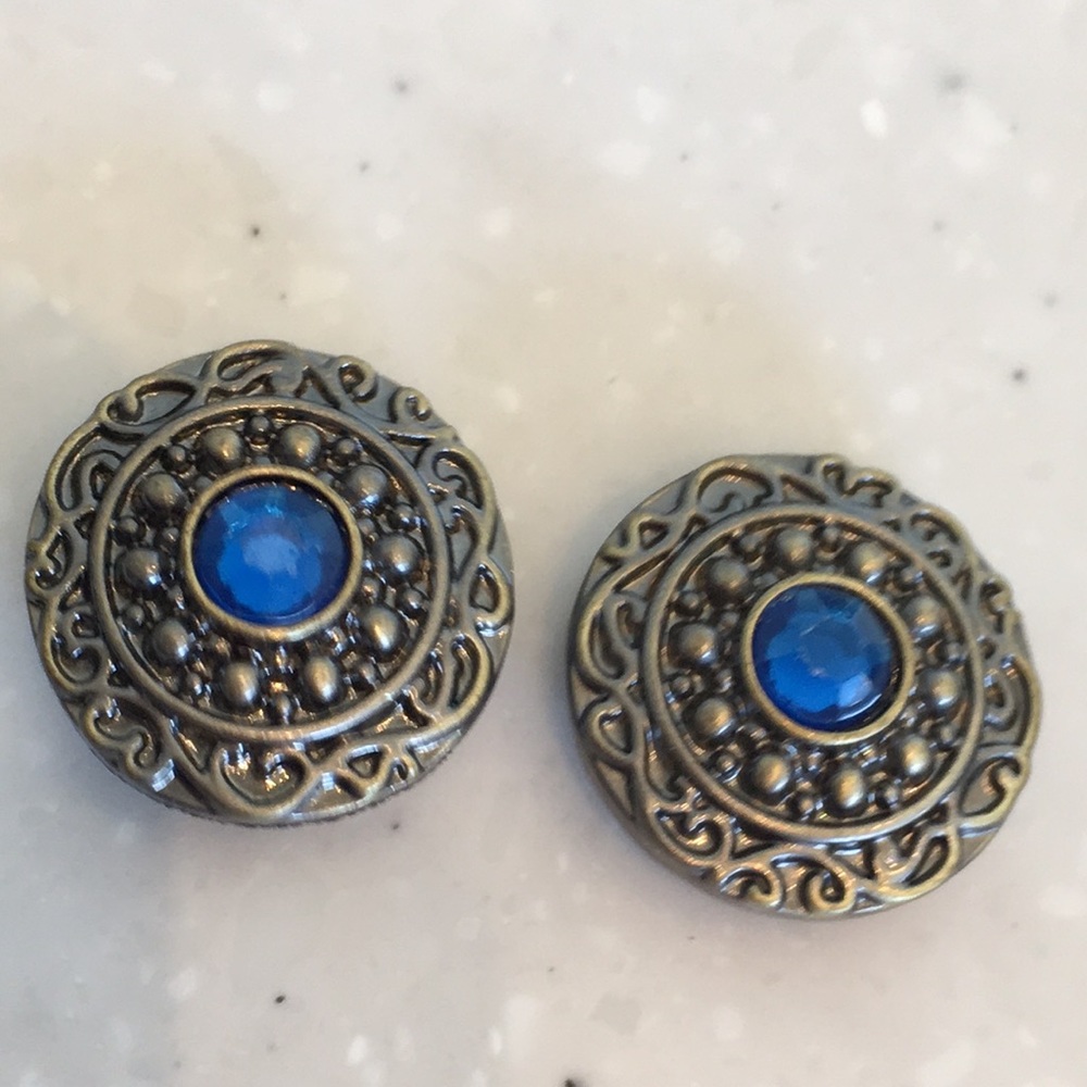 ⭐️ 3/$14 2 For 1 deal Ginger Snaps Blue Stone Pearl Snap